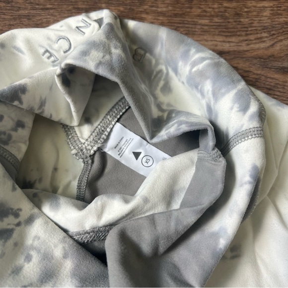 Balance Athletica Gray/White Tie-Dye Leggings - Picture 6 of 6